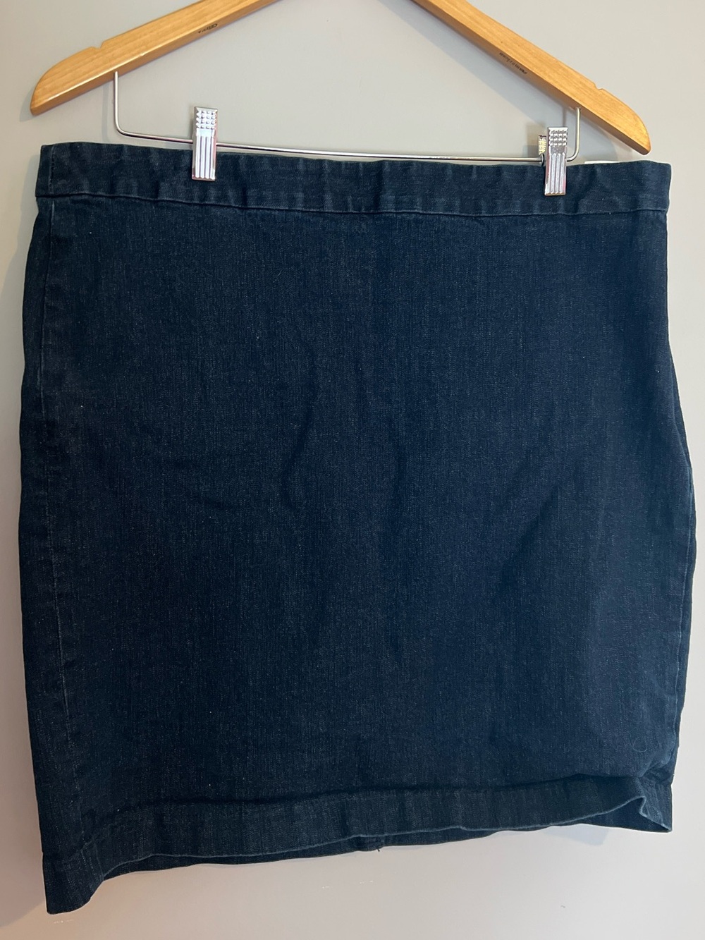 Tommy Hilfiger Dark Denim Skirt